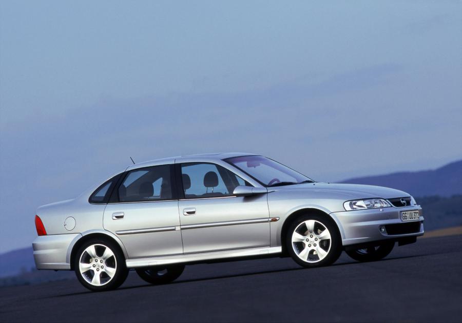  Opel Vectra Sport Sedan (B) 1999 года  (фото 2 из 5)